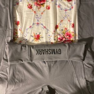 Medium gym shark leggings